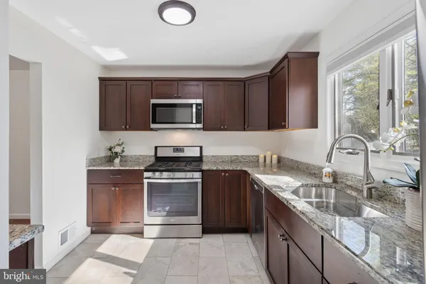 $379,900 | 3 Cambridge Drive, Ewing, NJ 08628