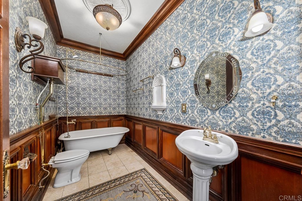 13510 Jamul Drive Jamul, CA 91935 - Photo 9 of 18 a bathroom with a sink and mirror