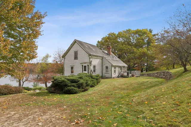 $499,999 | 642 Federal Road, Livermore, ME 04253