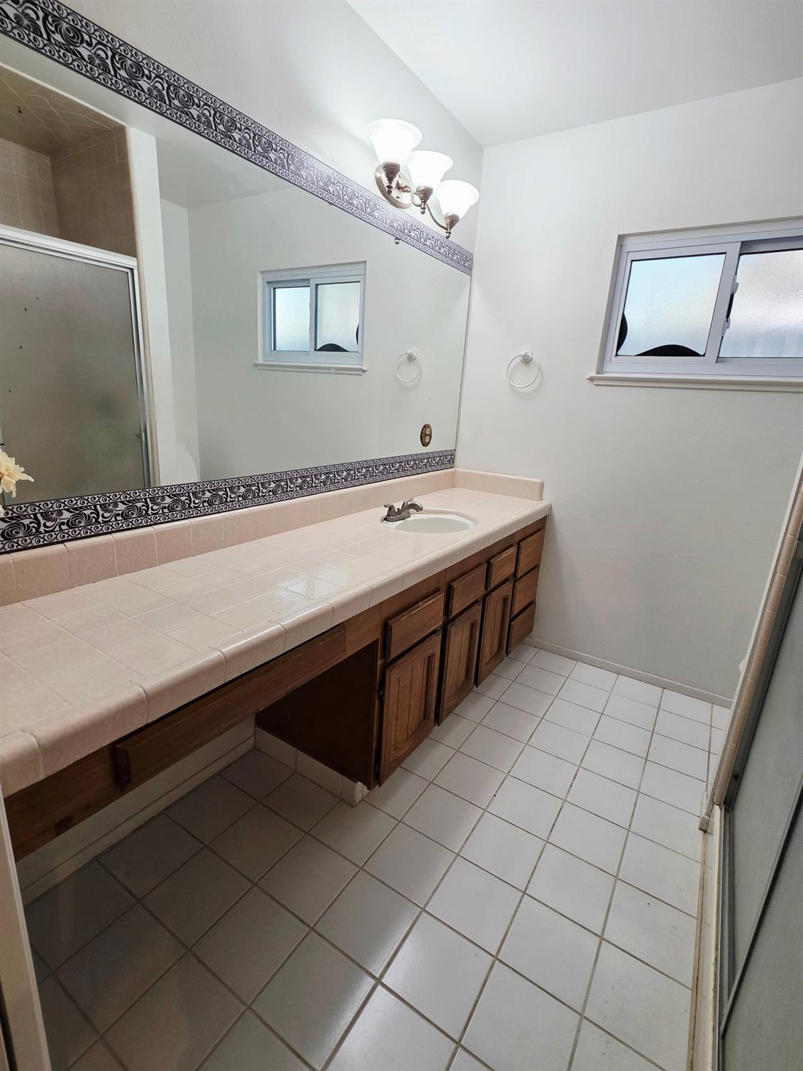 2214 Holt Avenue Sanger, CA 93657 - Photo 31 of 54 Hallway Bathroom