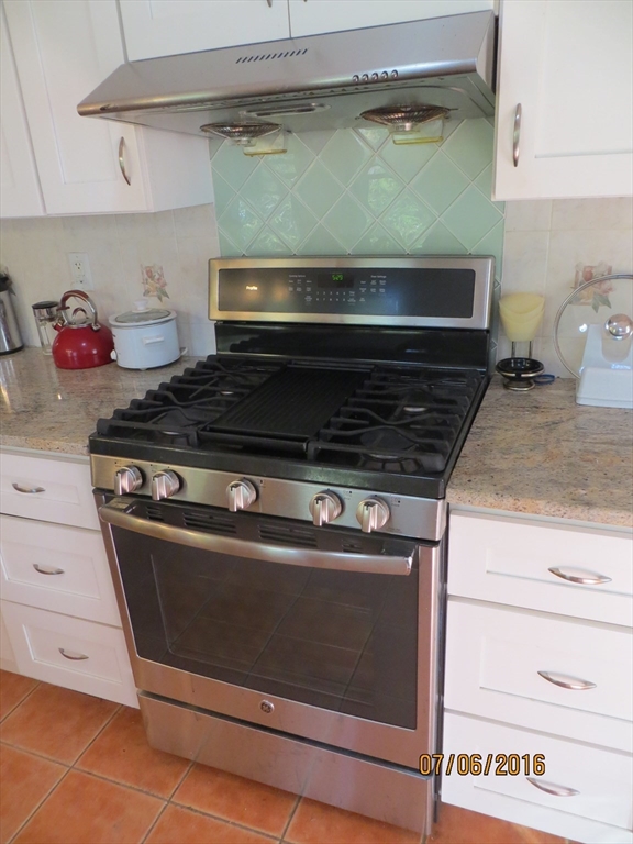 37 Spring Street, Unit 37 Lexington, MA 02421 - Photo 5 of 14