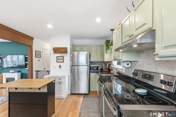$429,000 | 19 Lathrop Avenue, Stonington, CT 06379