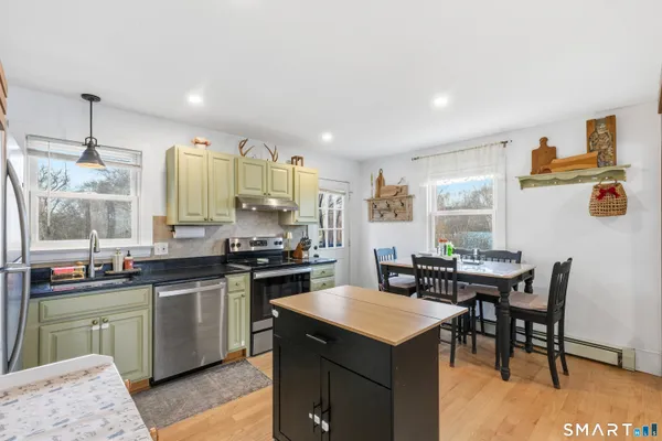 $429,000 | 19 Lathrop Avenue, Stonington, CT 06379