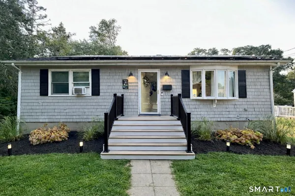 $429,000 | 19 Lathrop Avenue, Stonington, CT 06379