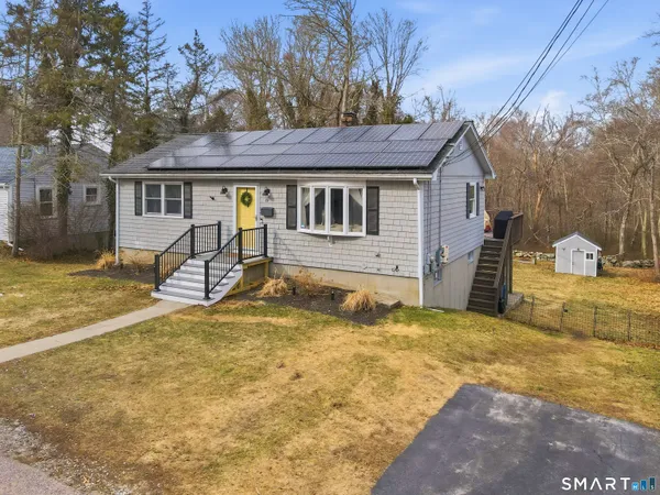 $429,000 | 19 Lathrop Avenue, Stonington, CT 06379