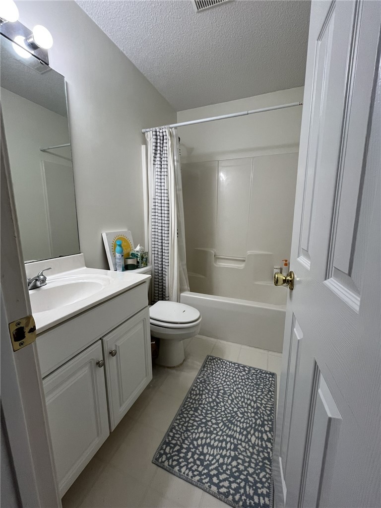 116 Arbors Court Central, SC 29630 - Photo 21 of 27 A well-appointed bathroom with practical design, showcasing a full bath and vanity.