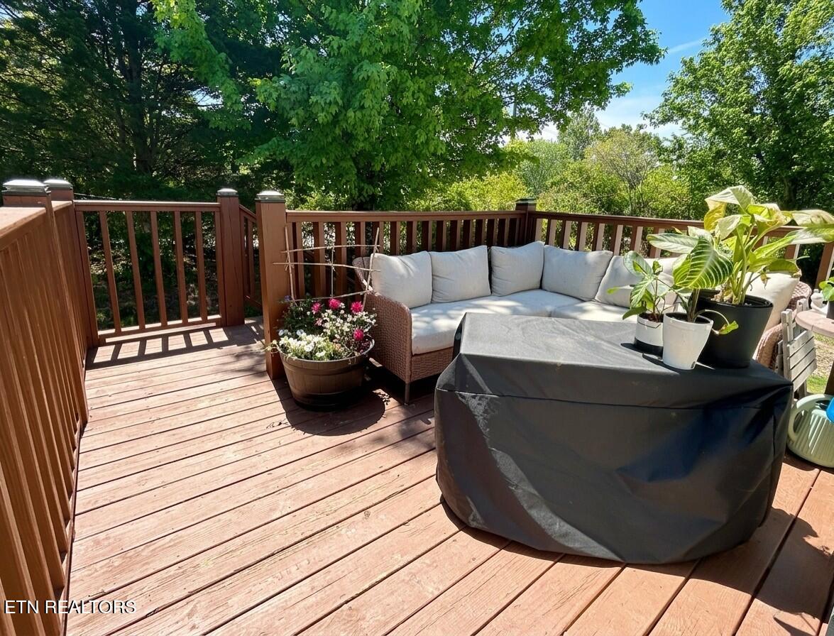7300 Oak Chase Road Knoxville, TN 37918 - Photo 10 of 12 IMG_8377