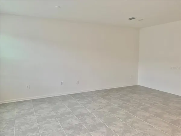 $2,300 | 368 Nine Iron Drive, Davenport, FL 33896