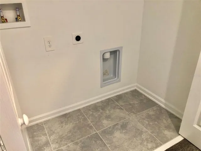 $2,300 | 368 Nine Iron Drive, Davenport, FL 33896