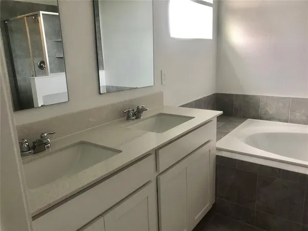 $2,300 | 368 Nine Iron Drive, Davenport, FL 33896