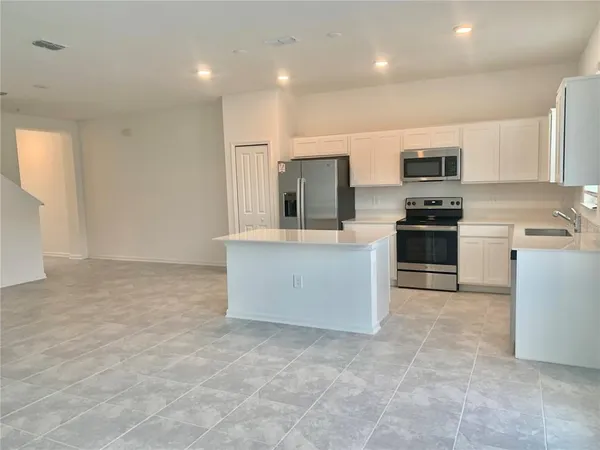 $2,300 | 368 Nine Iron Drive, Davenport, FL 33896