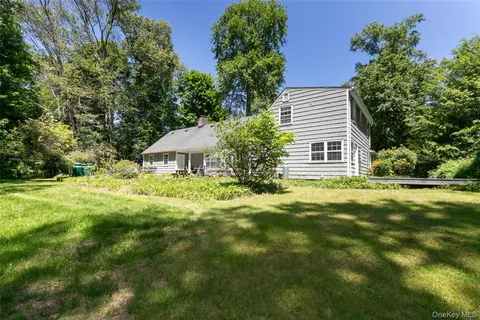 $895,000 | 14 Appleby Drive, Bedford, NY 10506
