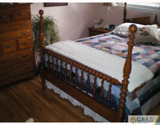 19 Sandra Road East Brunswick, NJ 08816 - Photo 7 of 10 Gallery Image 7