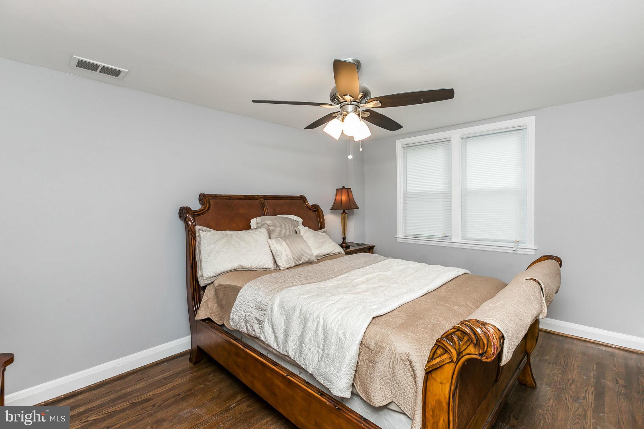 4907 West Hills Road Baltimore, MD 21229 - Photo 15 of 30 Bedroom