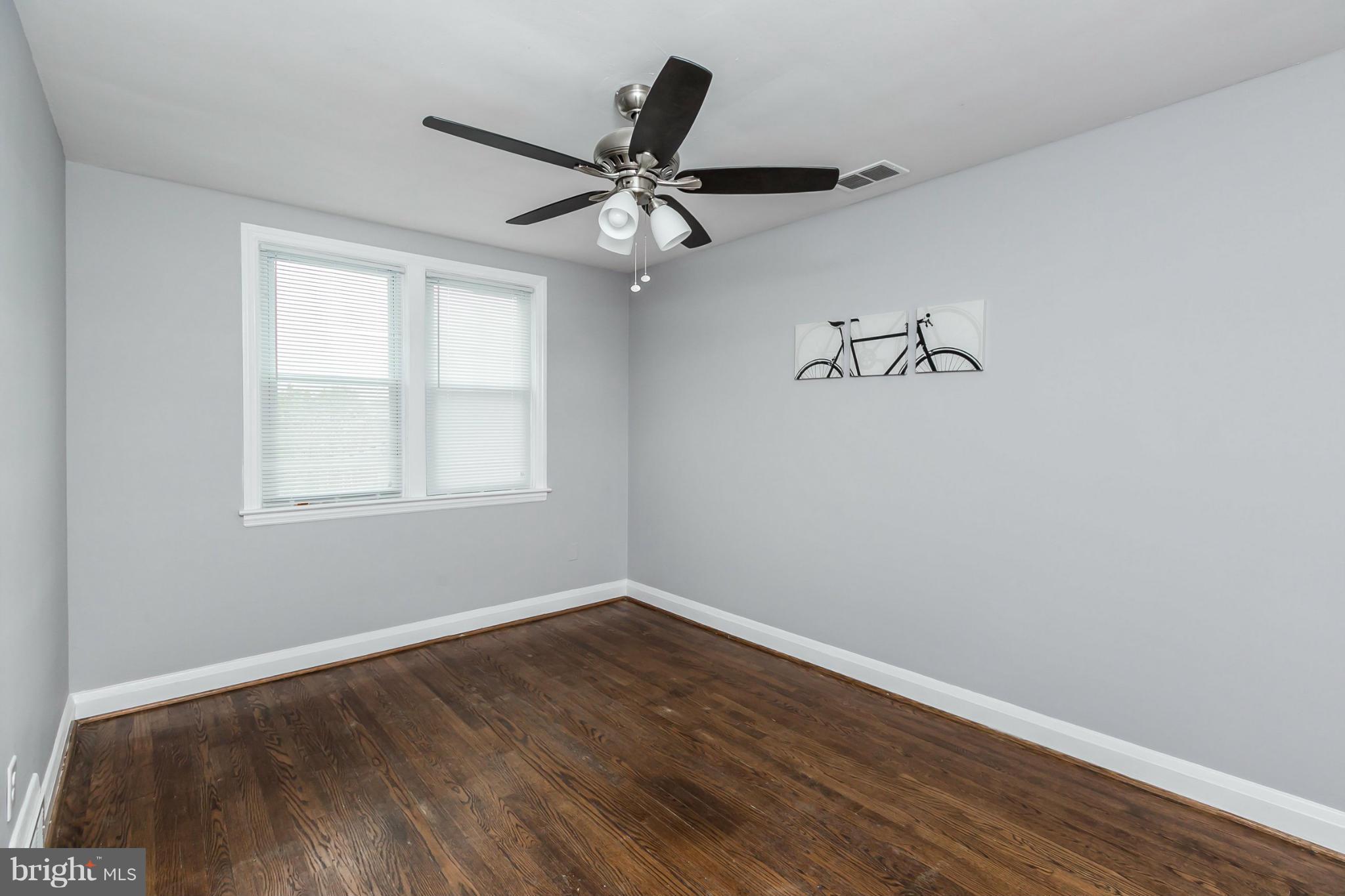 4907 West Hills Road Baltimore, MD 21229 - Photo 21 of 30 Bedroom