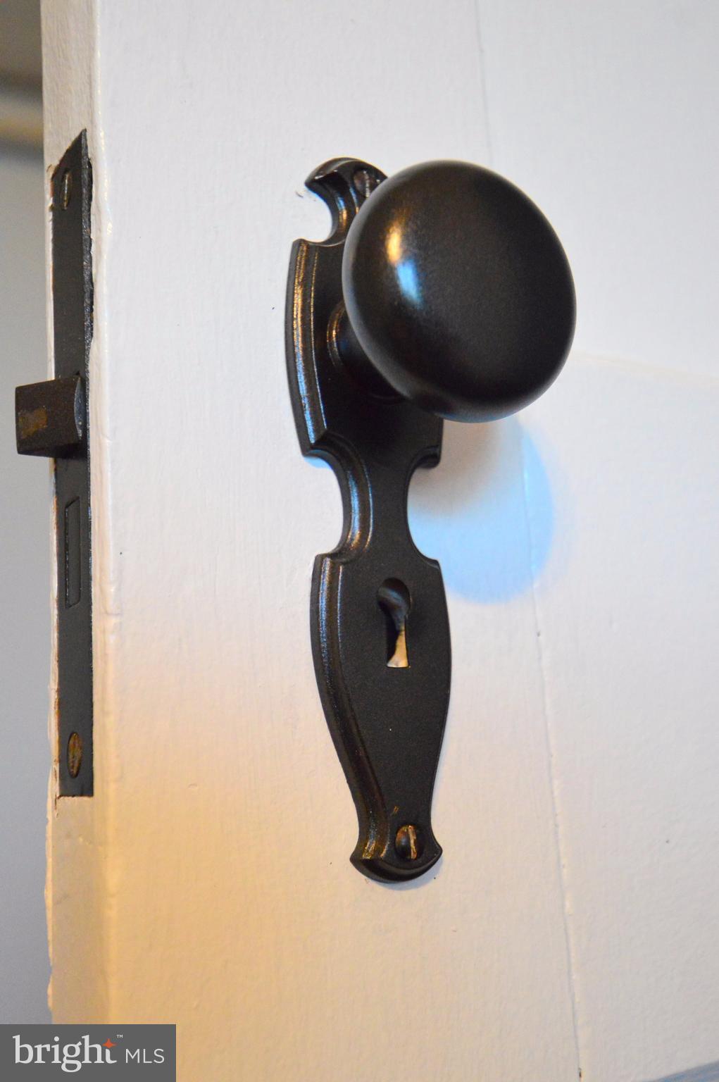 4907 West Hills Road Baltimore, MD 21229 - Photo 23 of 30 interior detail