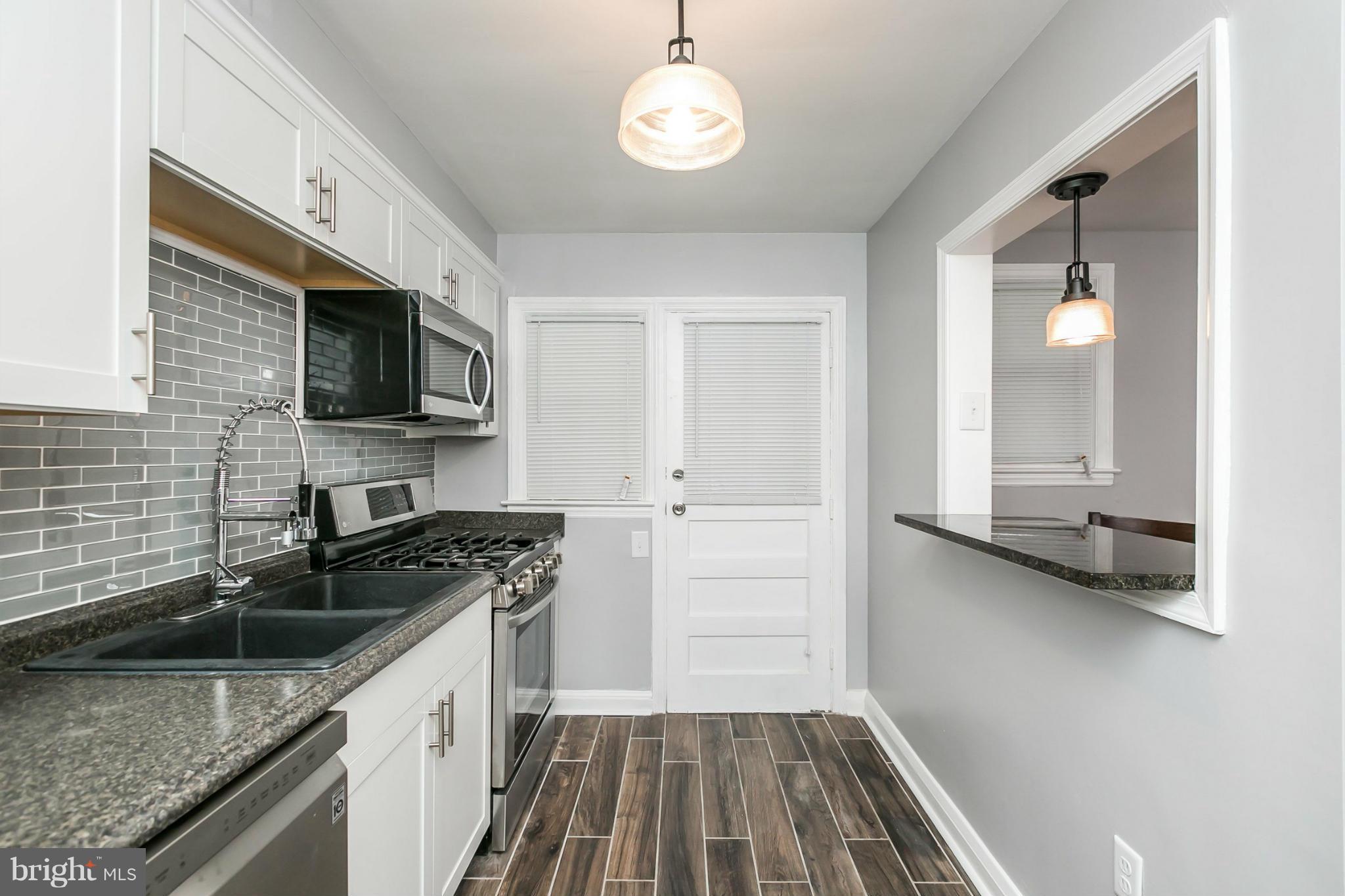 4907 West Hills Road Baltimore, MD 21229 - Photo 6 of 30 Kitchen