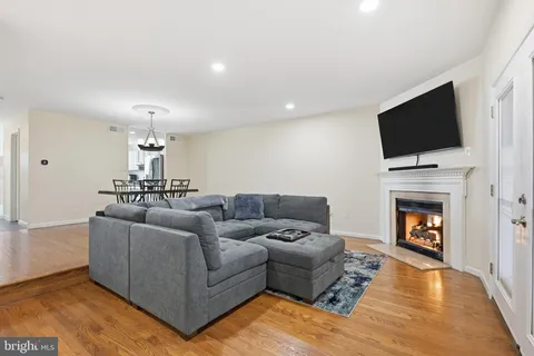 $389,900 | 4 Variton Drive, Wilmington, DE 19810