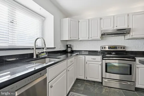 $389,900 | 4 Variton Drive, Wilmington, DE 19810