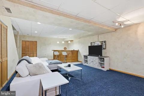 $389,900 | 4 Variton Drive, Wilmington, DE 19810