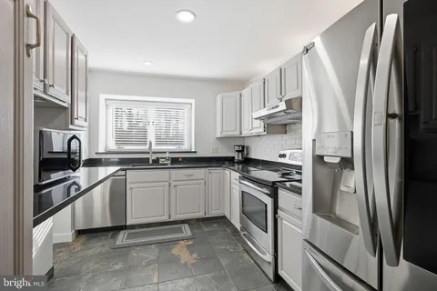 $389,900 | 4 Variton Drive, Wilmington, DE 19810