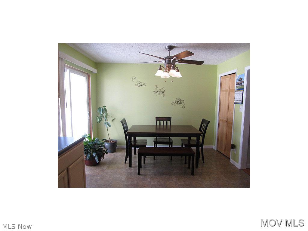 440 Lake Washington Road Washington, WV 26181 - Photo 10 of 18 dining area