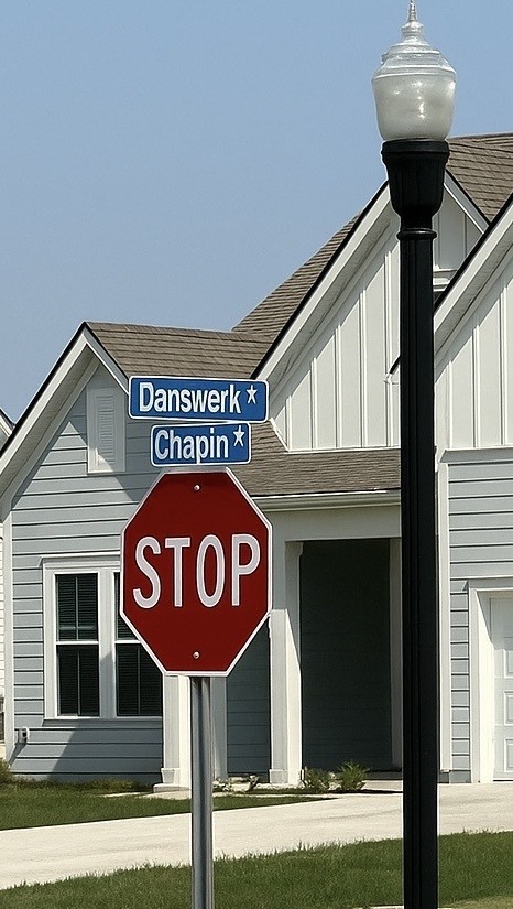 6927 Wayana Drive Murfreesboro, TN 37129 - Photo 3 of 4 a sign that is on a pole