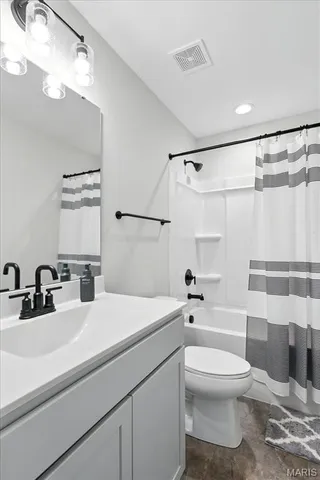 $415,000 | 1752 Martingale Lane, Eureka, MO 63025