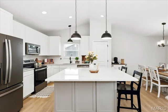 $415,000 | 1752 Martingale Lane, Eureka, MO 63025