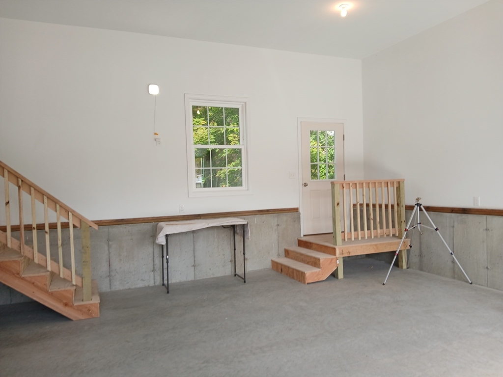 86 Ferry Road Salisbury, MA 01952 - Photo 27 of 28 a living room with furniture and a window