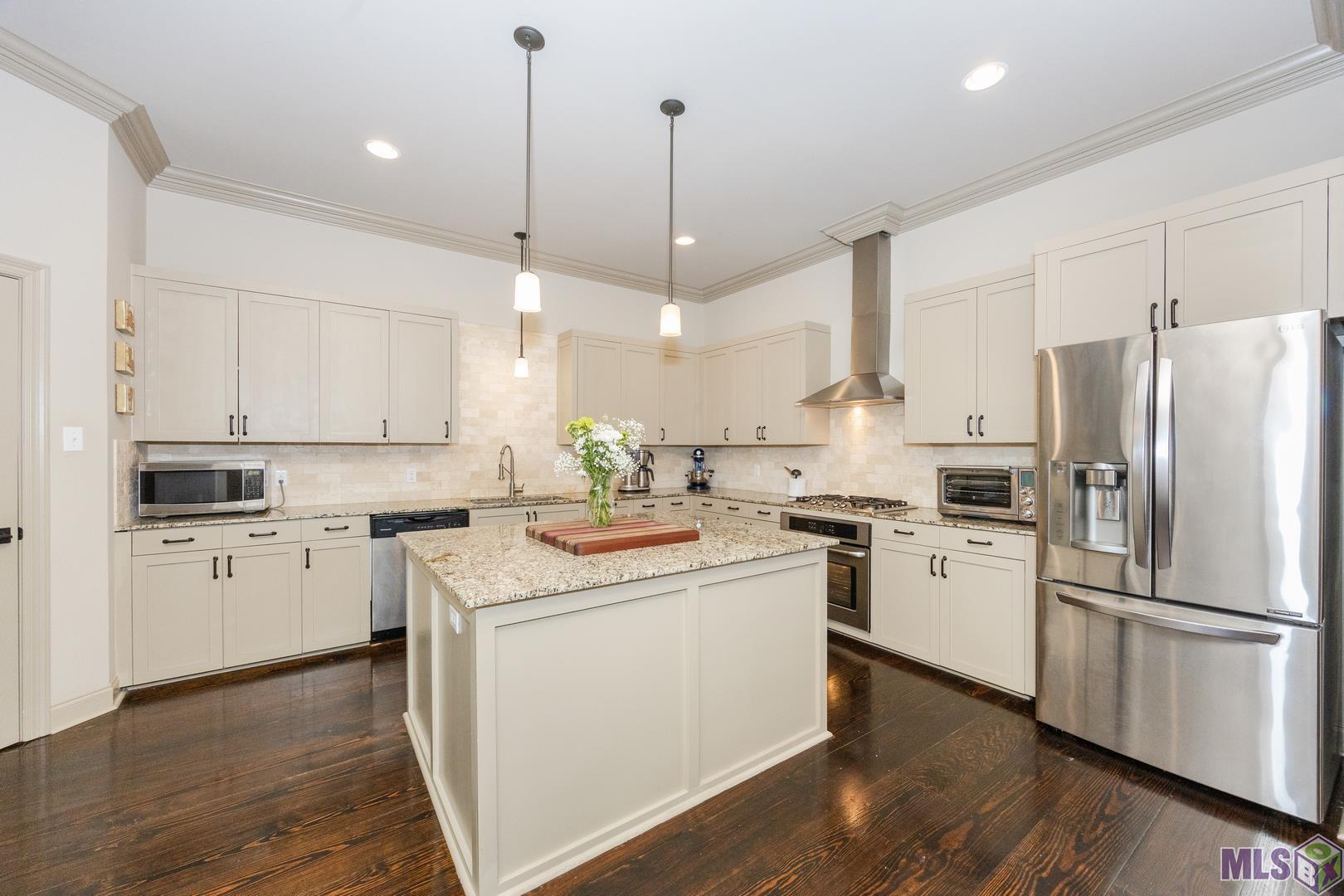 8274 Seville Court Baton Rouge, LA 70820 - Photo 1 of 31