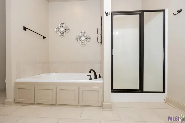 $374,900 | 8274 Seville Court, Baton Rouge, LA 70820