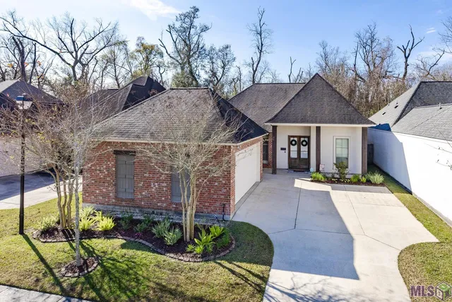 $374,900 | 8274 Seville Court, Baton Rouge, LA 70820