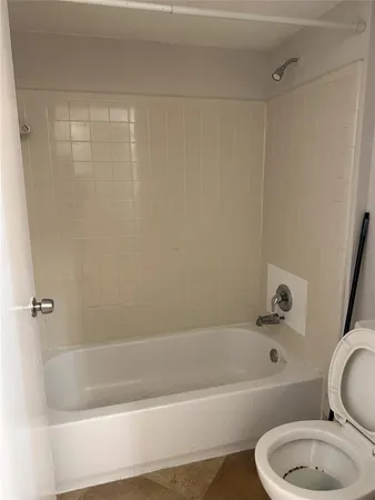 $1,995 | 4201 West McNab Road, Unit 13, Pompano Beach, FL 33069