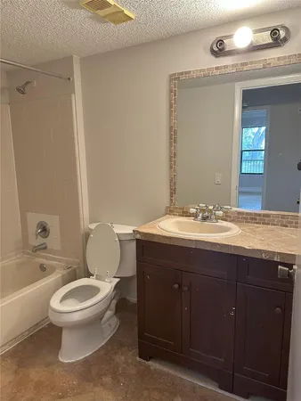 $1,995 | 4201 West McNab Road, Unit 13, Pompano Beach, FL 33069