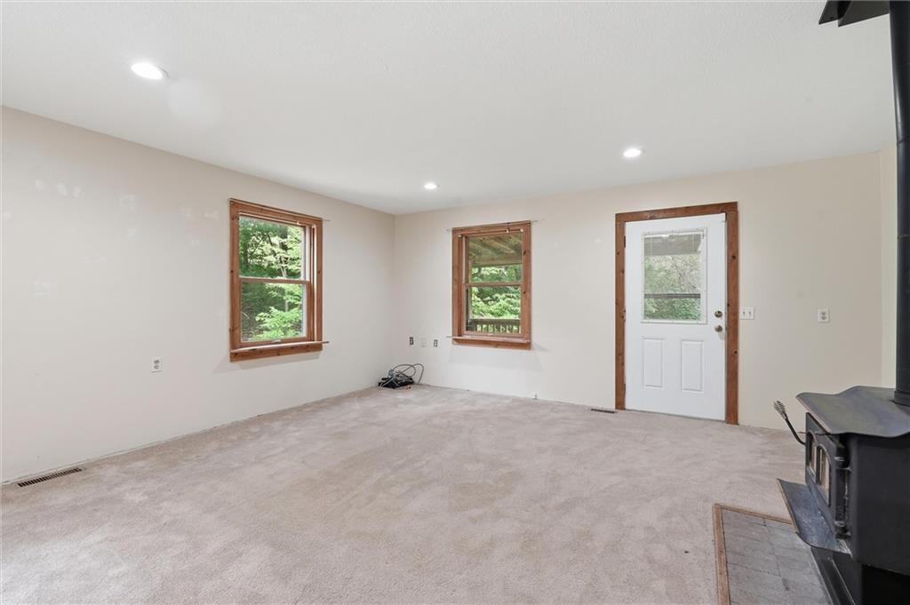 17052 Dempsey Road Leavenworth, KS 66048 - Photo 8 of 33 Gallery Image 8