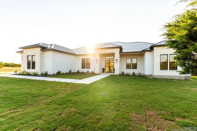 $969,000 | 1202 Cielo Rio Drive, Pipe Creek, TX 78063