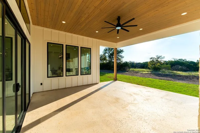 $969,000 | 1202 Cielo Rio Drive, Pipe Creek, TX 78063