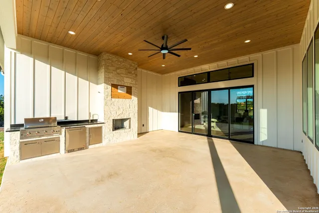 $969,000 | 1202 Cielo Rio Drive, Pipe Creek, TX 78063