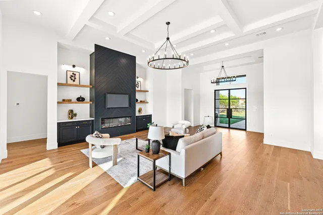 $969,000 | 1202 Cielo Rio Drive, Pipe Creek, TX 78063