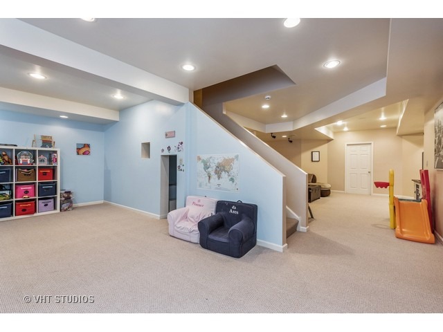 63 Holabird Loop Highwood, IL 60040 - Photo 11 of 25