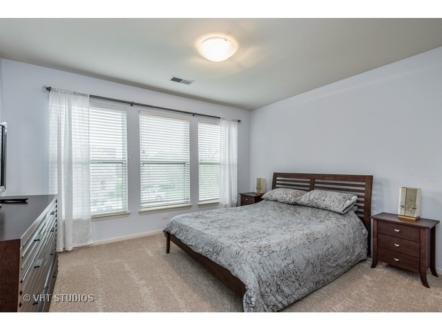 63 Holabird Loop Highwood, IL 60040 - Photo 15 of 25