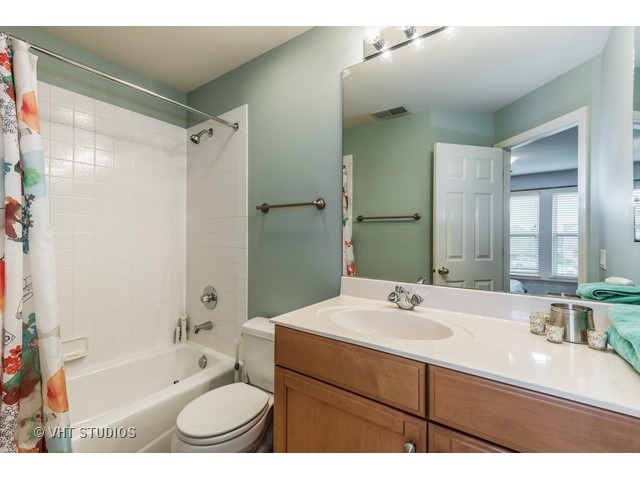 63 Holabird Loop Highwood, IL 60040 - Photo 17 of 25