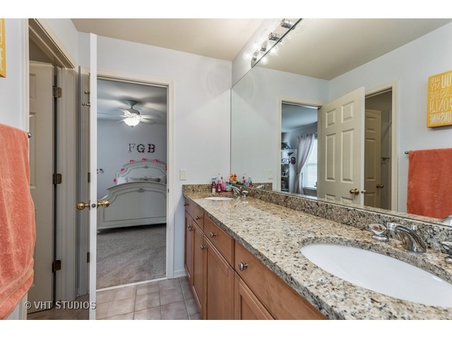 63 Holabird Loop Highwood, IL 60040 - Photo 18 of 25