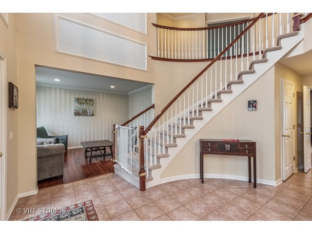 63 Holabird Loop Highwood, IL 60040 - Photo 2 of 25