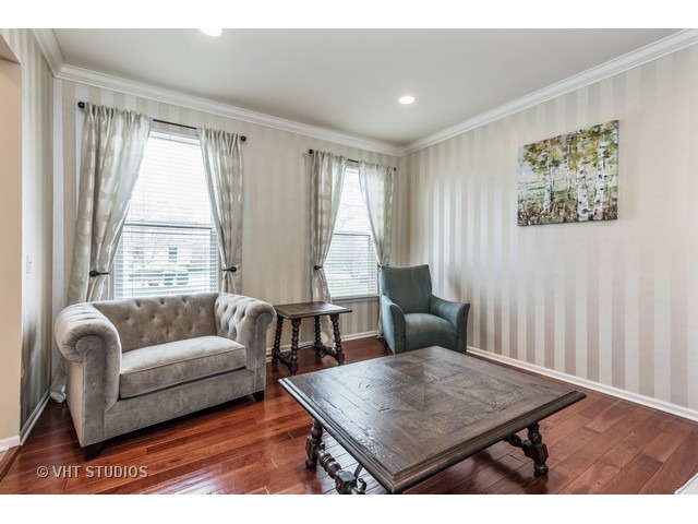 63 Holabird Loop Highwood, IL 60040 - Photo 3 of 25