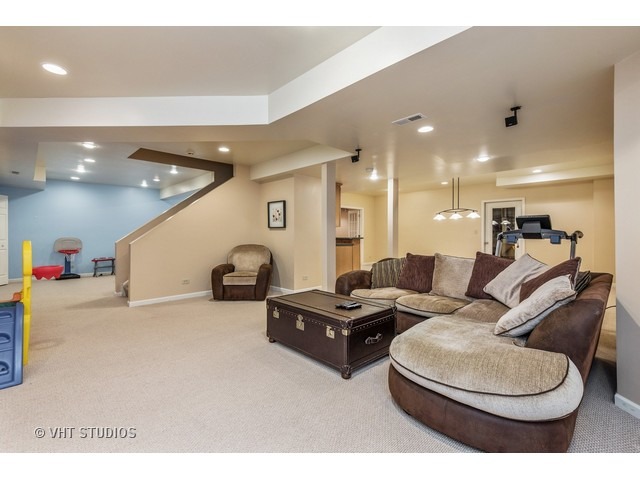 63 Holabird Loop Highwood, IL 60040 - Photo 10 of 25