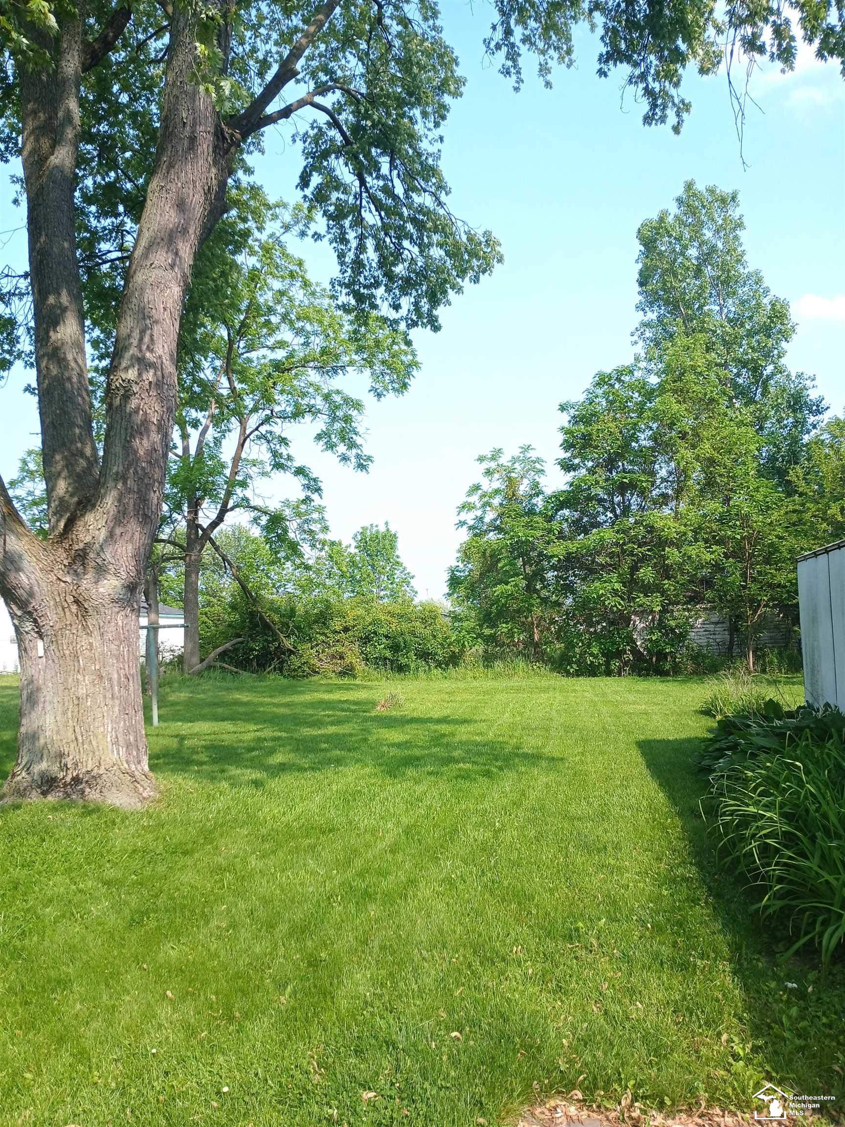 15330 Dayton Road Monroe, MI 48161 - Photo 2 of 10 50177105-67935279-866c-4b15-a31e-0021b7d342d1.JPG
