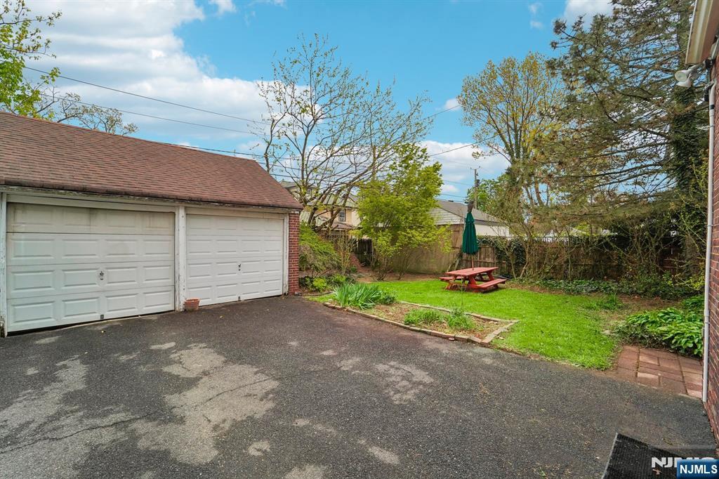 122 Holland Road South Orange, NJ 07079 - Photo 11 of 45