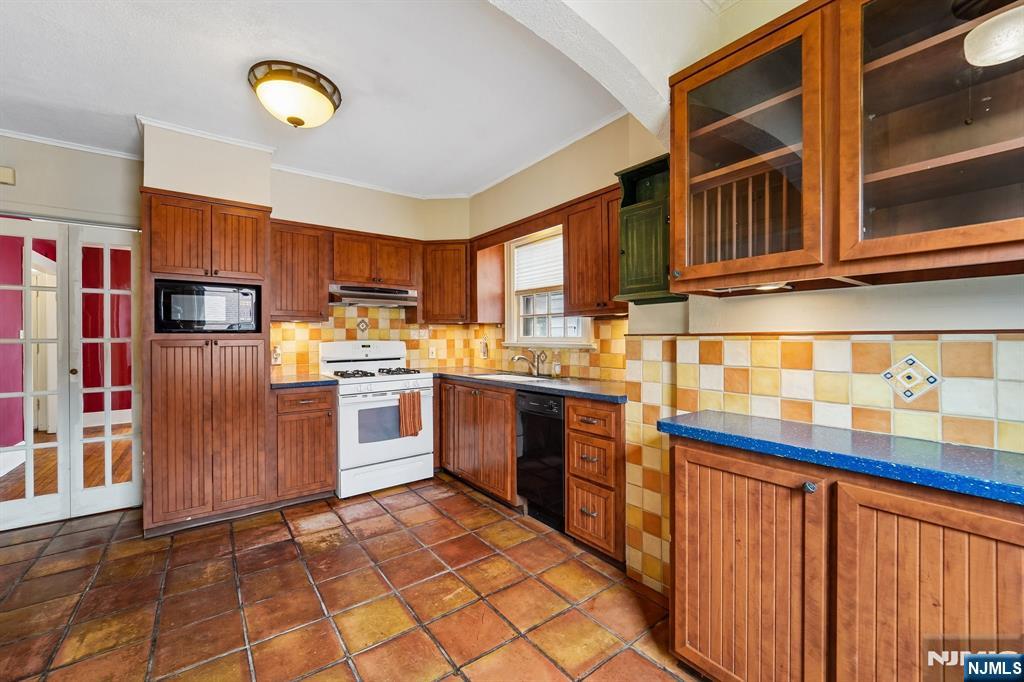 122 Holland Road South Orange, NJ 07079 - Photo 21 of 45